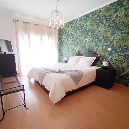 Modern 1Br For 4 - Great For Long Stays, 10 Min To Attractions บีลาโนวาเดกายา ภายนอก รูปภาพ