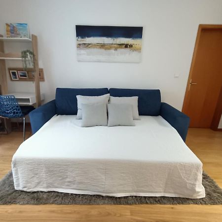 Modern 1Br For 4 - Great For Long Stays, 10 Min To Attractions บีลาโนวาเดกายา ภายนอก รูปภาพ