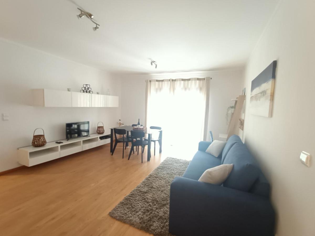 Modern 1Br For 4 - Great For Long Stays, 10 Min To Attractions บีลาโนวาเดกายา ภายนอก รูปภาพ
