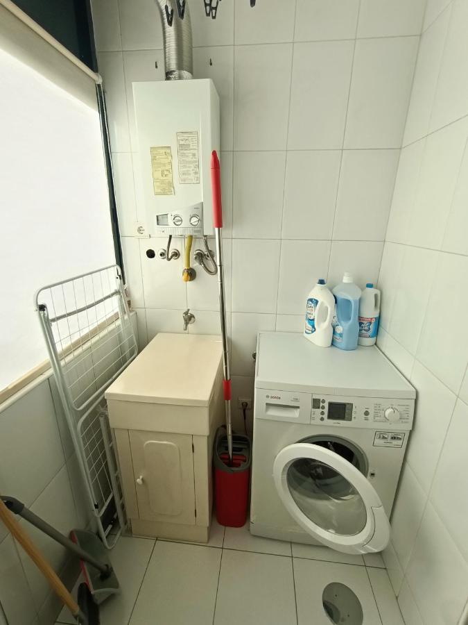 Modern 1Br For 4 - Great For Long Stays, 10 Min To Attractions บีลาโนวาเดกายา ภายนอก รูปภาพ