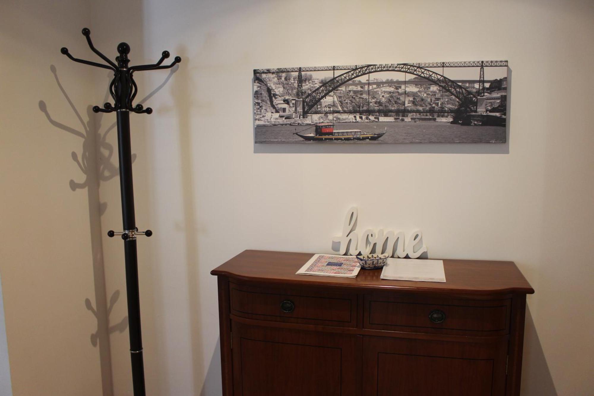Modern 1Br For 4 - Great For Long Stays, 10 Min To Attractions บีลาโนวาเดกายา ภายนอก รูปภาพ